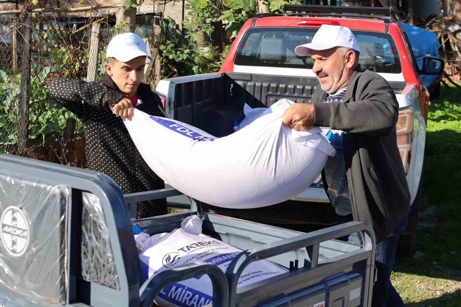 yangin-magduru-ciftcilere-tarimsal-destek