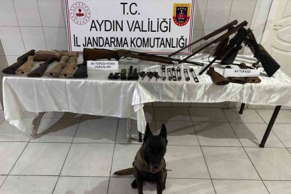 yaptigi-silahlara-musteri-ararken-yakalandi