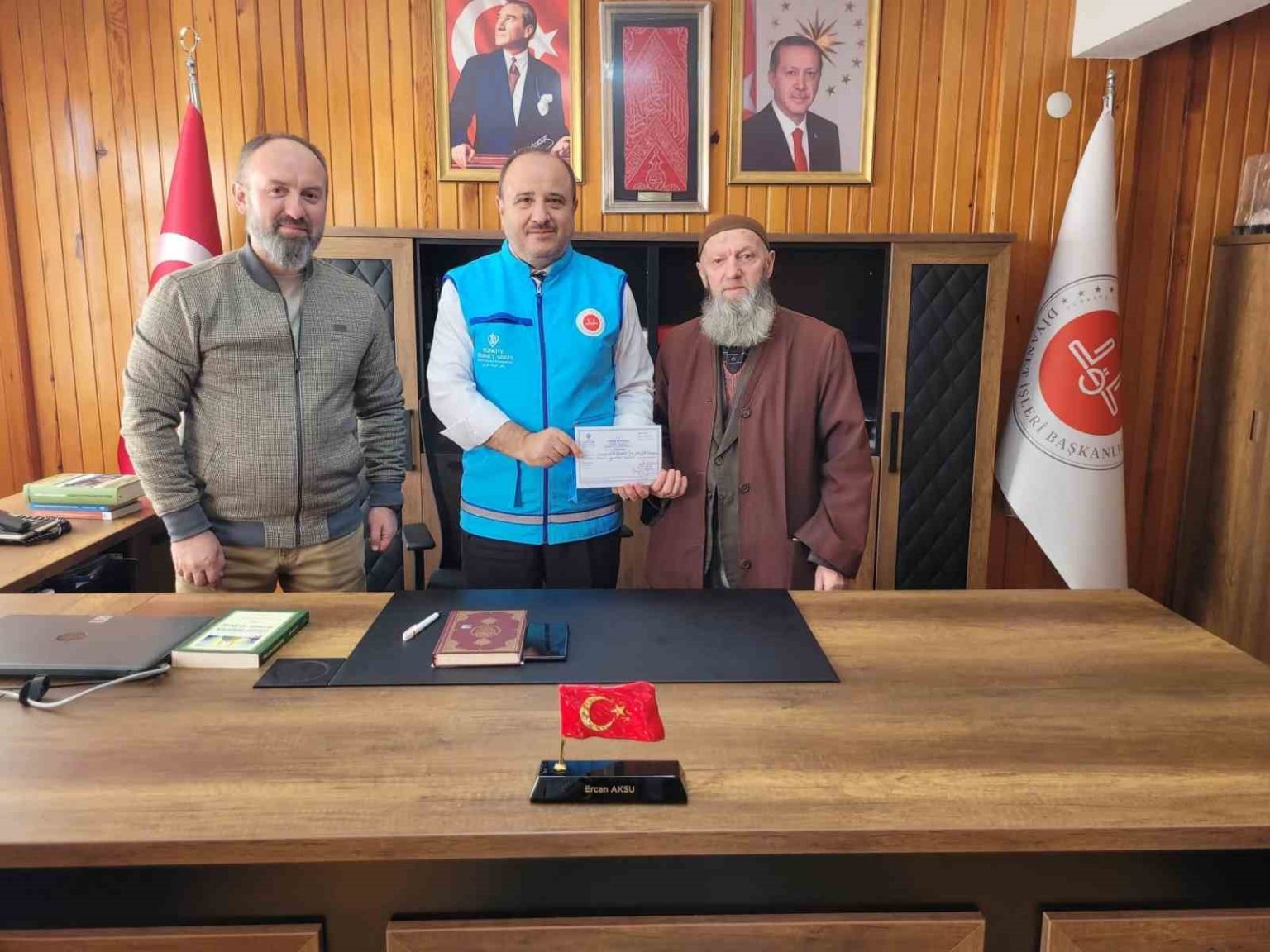 80-yasindaki-emekli-imam-ve-ogretmen-oglundan-gazzeye-anlamli-destek