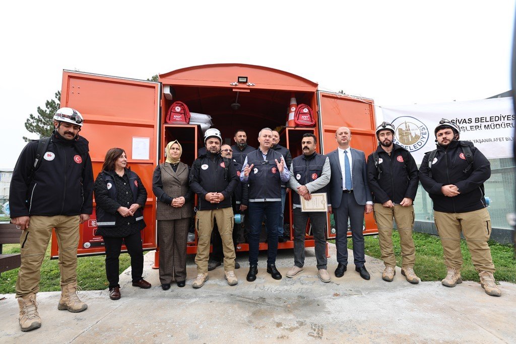 afet-konteyneri-uygulamasi-sivasta-basladi