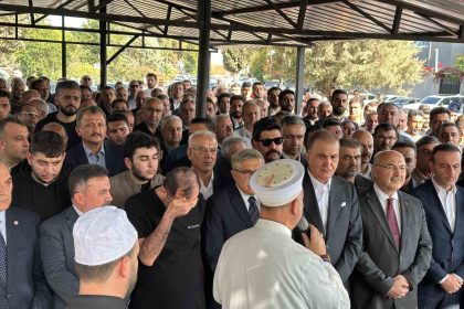 ak-parti-sozcusu-omer-celikin-aci-gunu