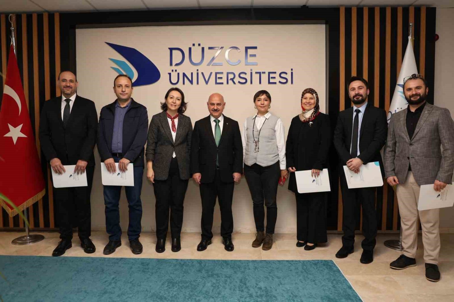 akademik-basari-belgeleri-verildi