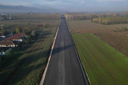 akyazinin-ilce-girisinin-yeni-baglanti-yolunda-calismalar-suruyor