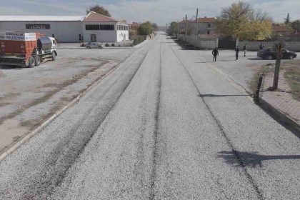 alacada-sokaklar-asfaltlaniyor-yillarin-kanal-sorunu-cozuluyor