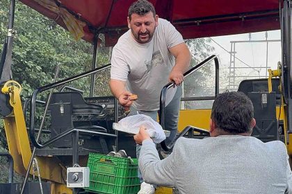 amasrada-yol-calismasina-baklavali-tesekkur