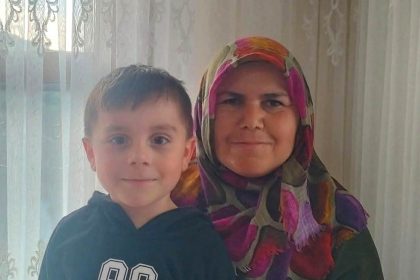 annenin-donarak-oglunun-duserek-oldugu-uzerinde-duruluyor