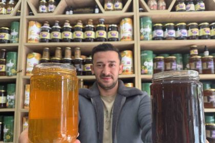 bal-ureticisi-uyardi-baliniz-kisin-donmuyorsa-sahtedir