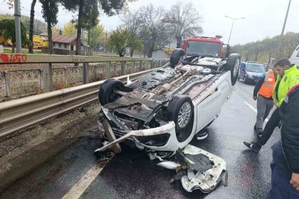 bilecikte-takla-atan-aracin-surucusu-hafif-yaralandi