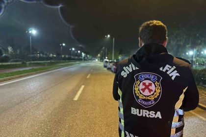 bursada-sivil-trafik-ekiplerinden-gece-denetimi