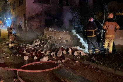 bursada-tek-katli-ev-alev-alev-yandi