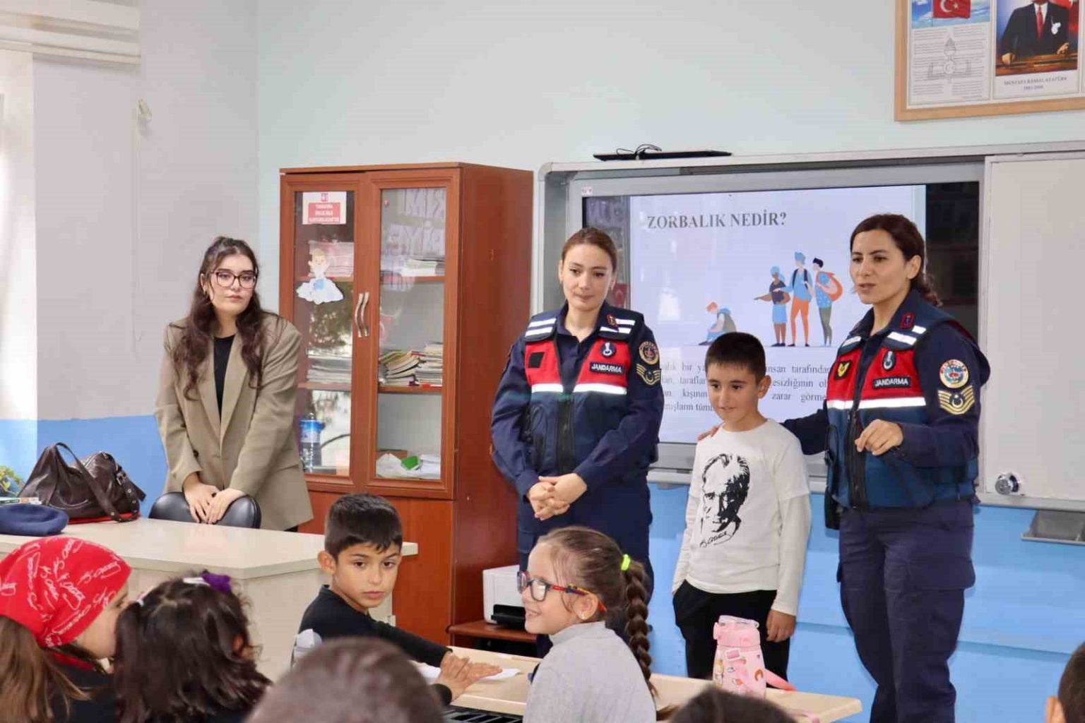 canakkalede-ogrencilere-yonelik-akran-zorbaligi-ve-mahremiyet-egitimi