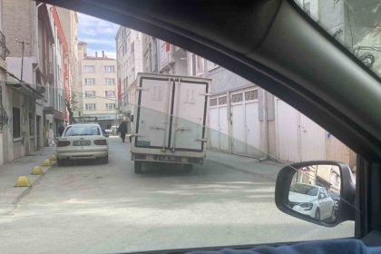 devrilecekmis-gibi-gozuken-kamyon-tedirginlik-olusturdu