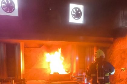 donercide-kizartma-makinesi-alevlere-teslim-oldu