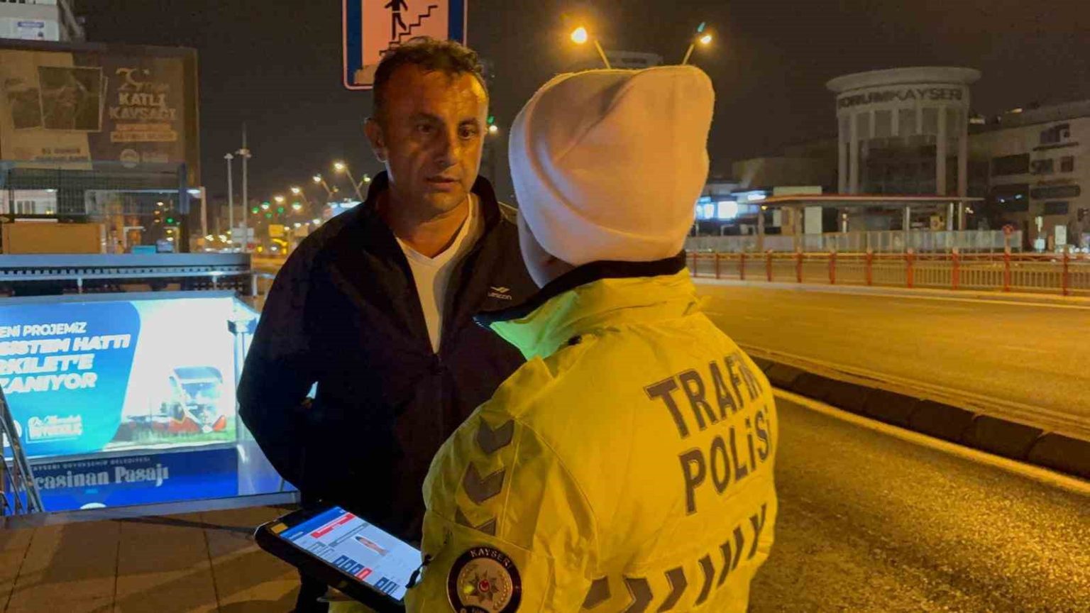 ehliyetsiz-surucunun-otomobilini-almaya-gelen-sahista-ehliyetsiz-cikti