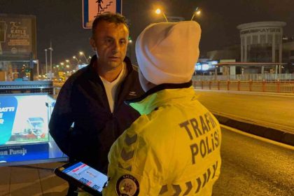 ehliyetsiz-surucunun-otomobilini-almaya-gelen-sahista-ehliyetsiz-cikti