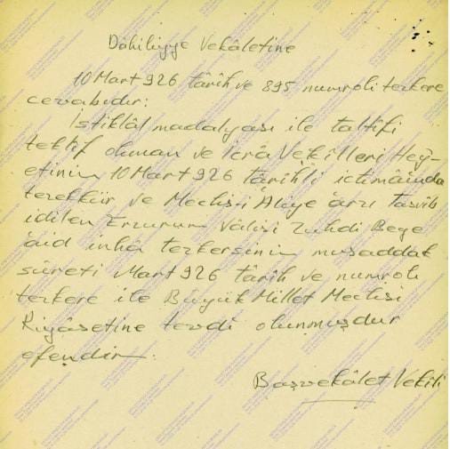 erzurum-valisine-istiklal-madalyasi