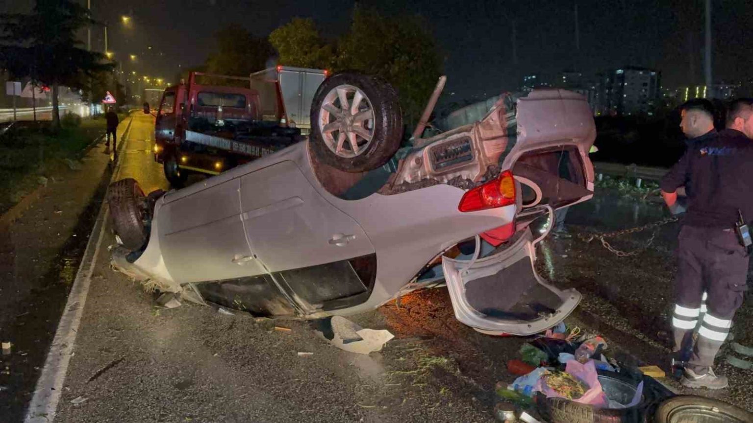 hurdaya-donen-aractan-yara-almadan-ciktilar