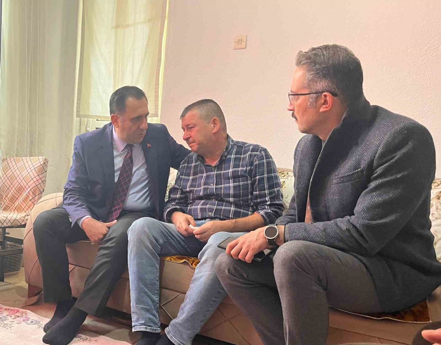 il-muduru-turkoglundan-acili-aileye-ziyaret