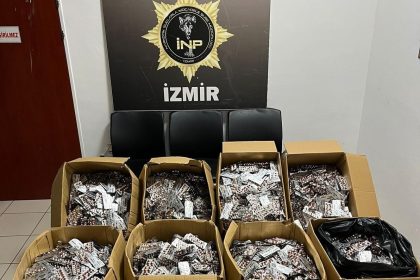 izmirde-uyusturucu-operasyonu-168-bin-448-sentetik-ecza-ele-gecirildi