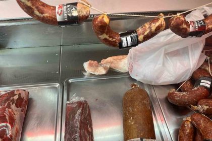 kasap-dukkaninin-uretim-bolumune-giren-zabitalar-sok-oldu