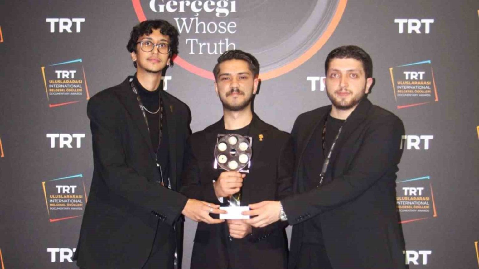 kbu-ogrencilerinin-cam-adami-trt-belgesel-yarismasinda-odul-kazandi