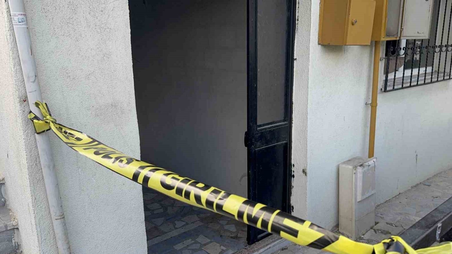 kocaelide-evde-cikan-yanginda-2-yasindaki-cocuk-hayatini-kaybetti-4-kisi-dumandan-etkilendi