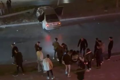 kontrolunden-cikan-otomobil-direge-carpti-4-yarali