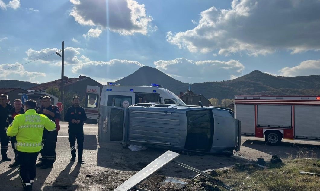 kutahyada-trafik-kazasi-7-yarali