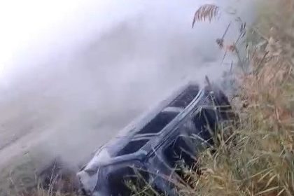 manisada-takla-atan-otomobil-alev-aldi-surucu-yara-almadan-kurtuldu