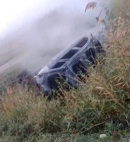 manisada-takla-atan-otomobil-alev-aldi-surucu-yara-almadan-kurtuldu