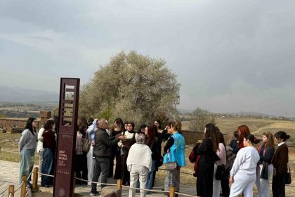 muglali-gencler-medeniyet-tarih-ve-kultur-kampi-ile-bitlis-ve-vani-kesfetti