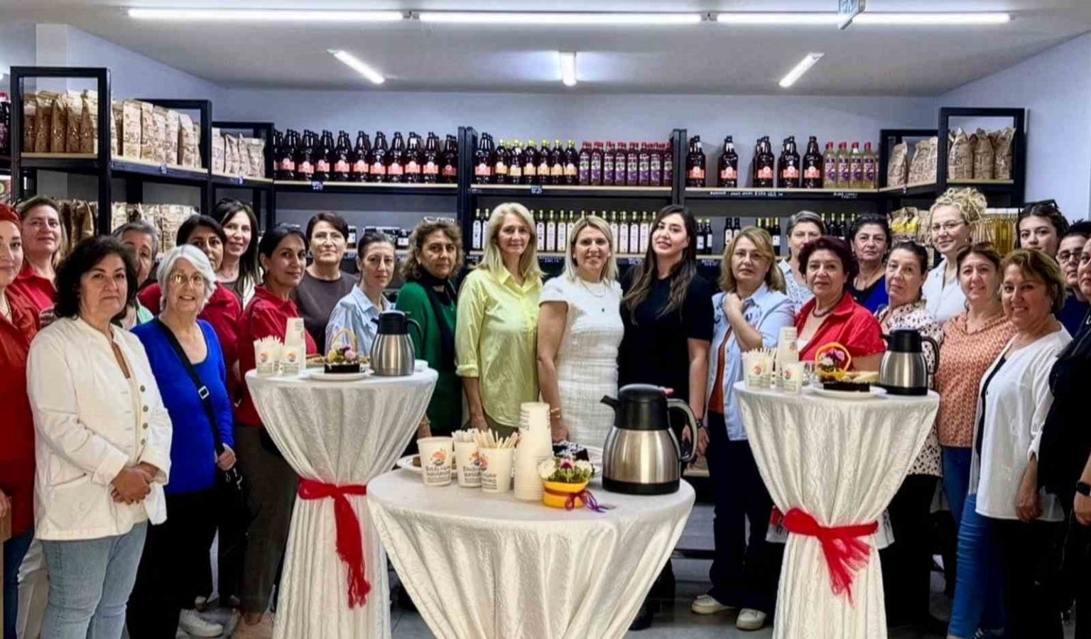 muratpasada-kadin-dayanismasi-buyuyor