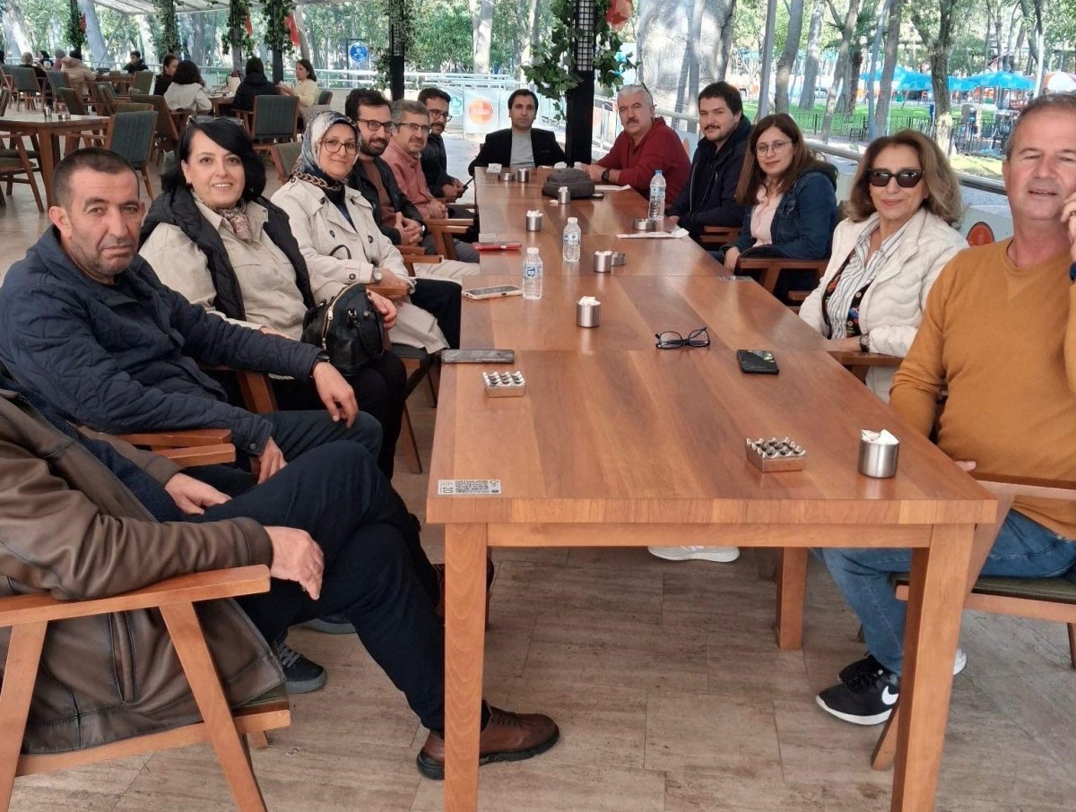 ogretmenler-gonende-omer-seyfettinin-izini-surdu