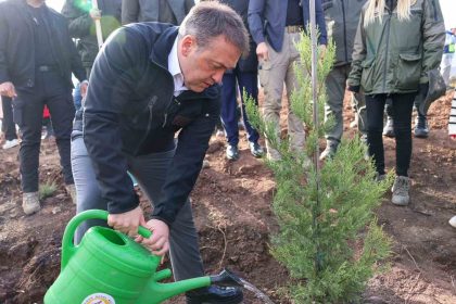 orman-yanginlarindan-etkilenen-bolgede-5-bin-fidani-toprakla-bulusturuldu