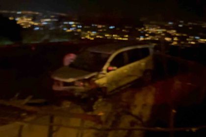 osmaniyede-hafif-ticari-arac-evin-damina-dustu-4-yarali