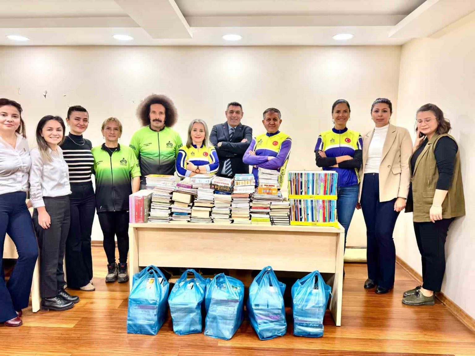 pedalla-kitap-goturuyoruz-kampanyasina-destek