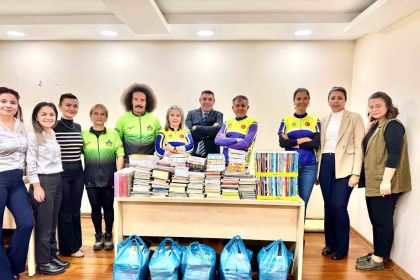 pedalla-kitap-goturuyoruz-kampanyasina-destek