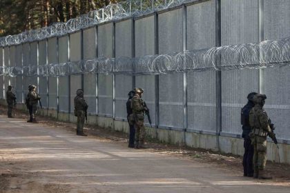 polonya-belarus-sinirina-yeni-bariyer-insa-edecek