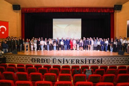 rektor-bas-ogrencilerimizin-akademik-ve-sosyal-gelisimlerine-onem-veriyoruz