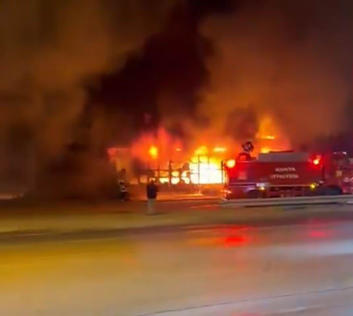 sanayi-sitesinde-cikan-yanginda-9-is-yeri-kullanilamaz-hale-geldi