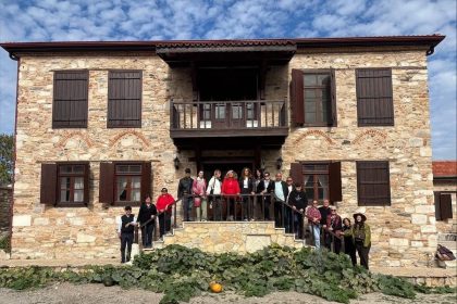 stratonikeia-antik-kenti-sanatseverleri-agirladi