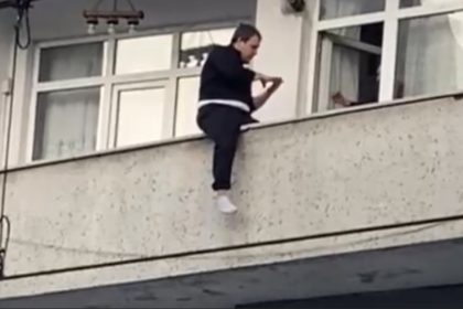 sultangazide-balkondan-atlamak-isteyen-genc-yurekleri-agza-getirdi