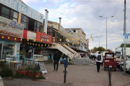 supheliyi-kirik-fayans-durdurdu