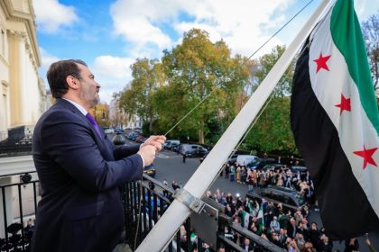 suriyenin-londra-buyukelciligi-13-yil-sonra-yeniden-acildi