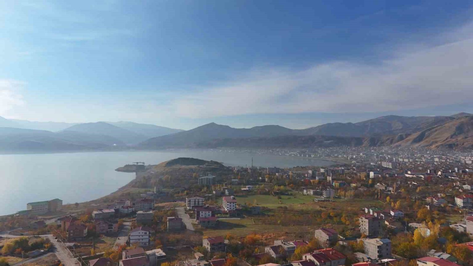 tatvanda-sonbaharin-buyuleyici-renkleri-goruntulendi