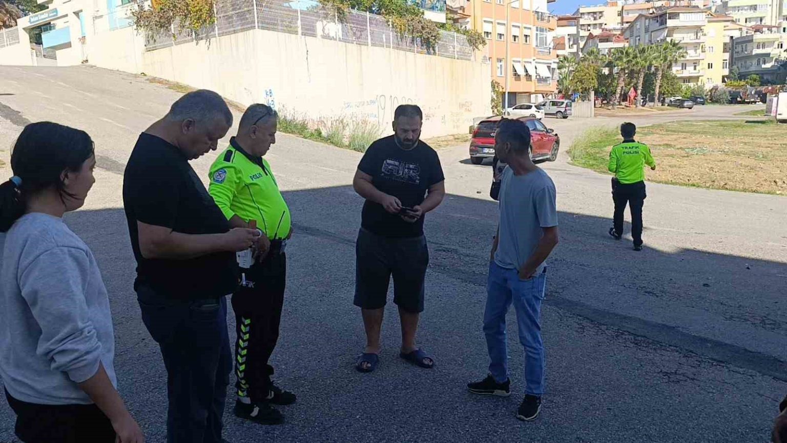 trafik-kazasinda-9-aylik-bebek-hastaneye-kaldirildi