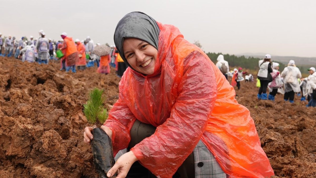 turgevli-gencler-milli-agaclandirma-gununde-yesil-vatan-icin-kenetlendi