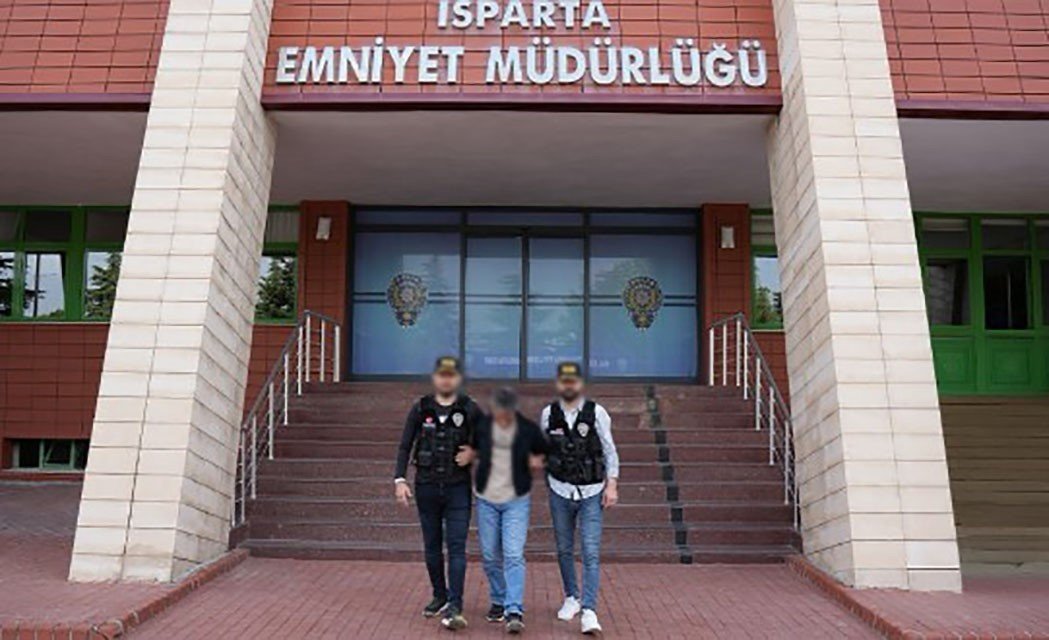 uyusturucu-ticareti-sucundan-8-yil-hapis-cezasiyla-aranan-sahis-yakalandi