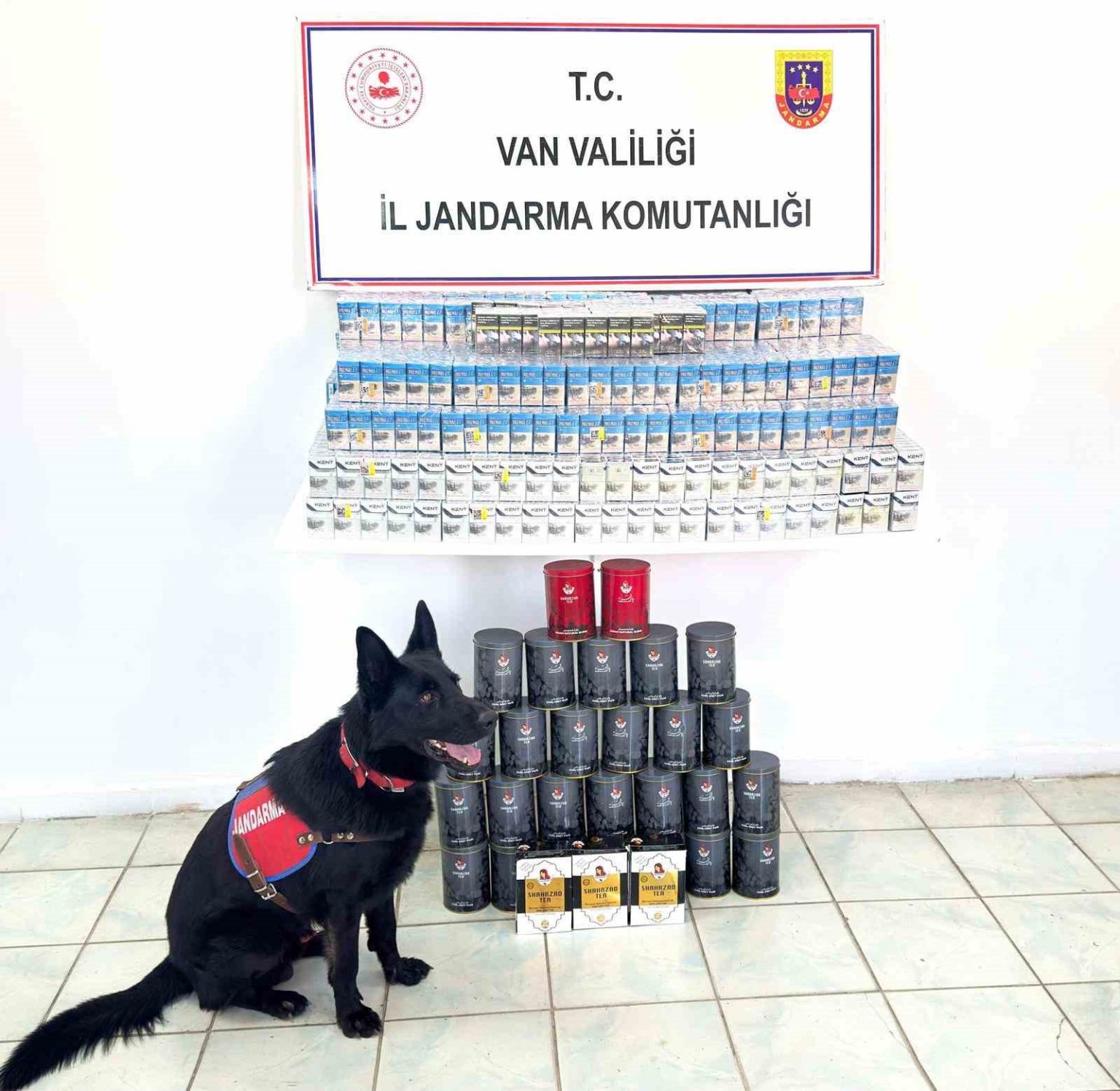 vanda-kacak-sigara-ve-cay-ele-gecirildi