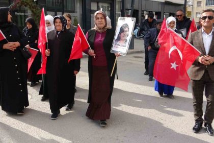 vanli-ailelerin-evlat-nobeti-112nci-haftasinda-suruyor